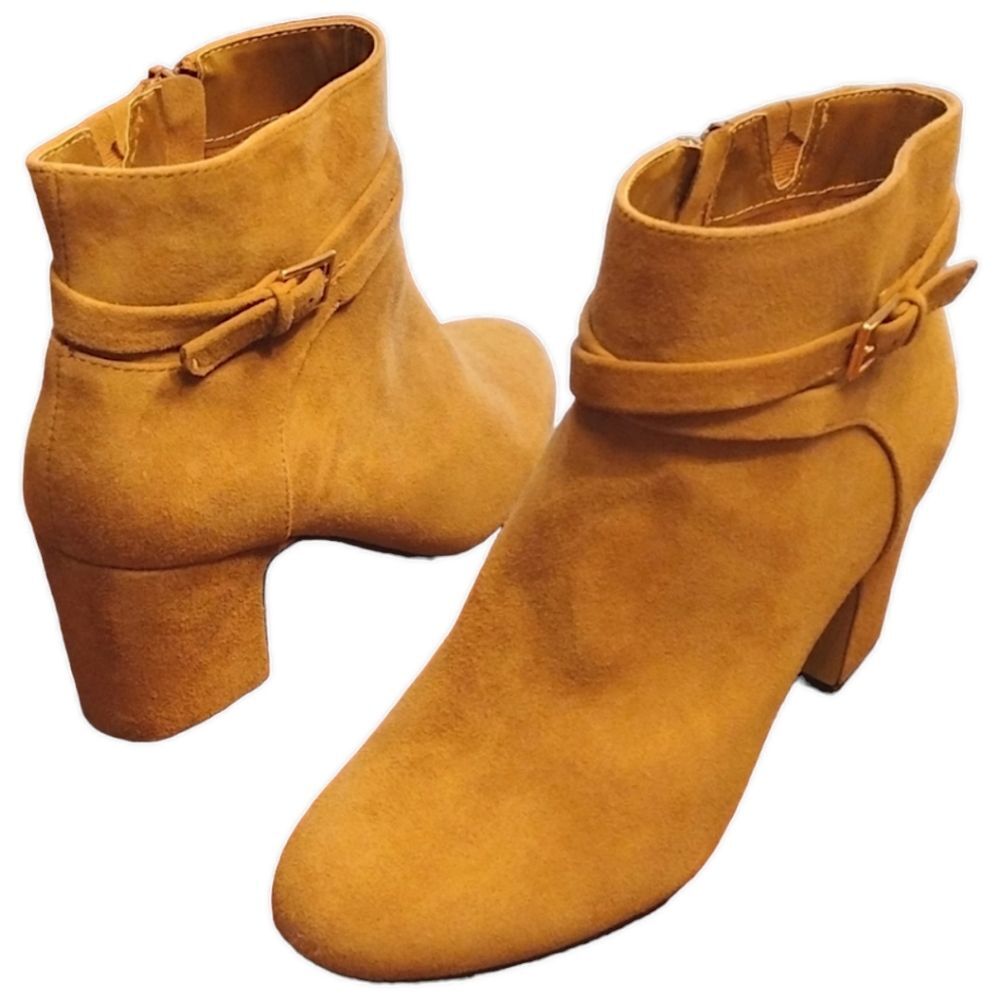 NWOT Bella Vita 'Arlette' Ankle Boots Size 8W, Cognac Suede Leather